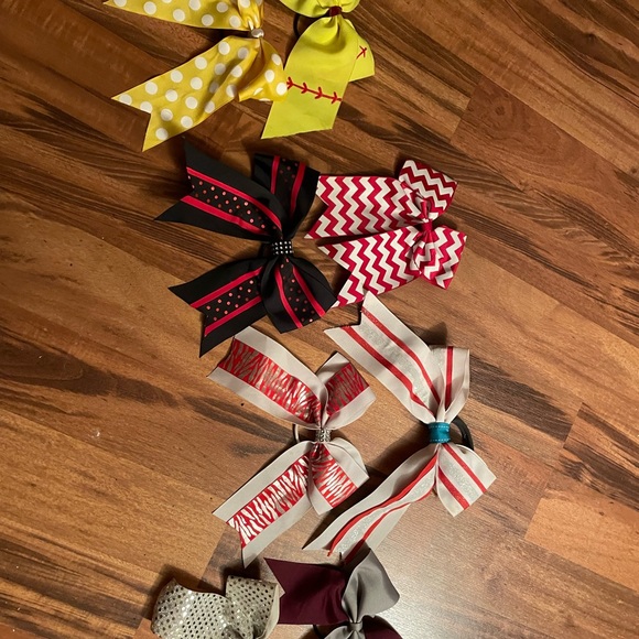 Collection of softball hair bows - Picture 3 of 4